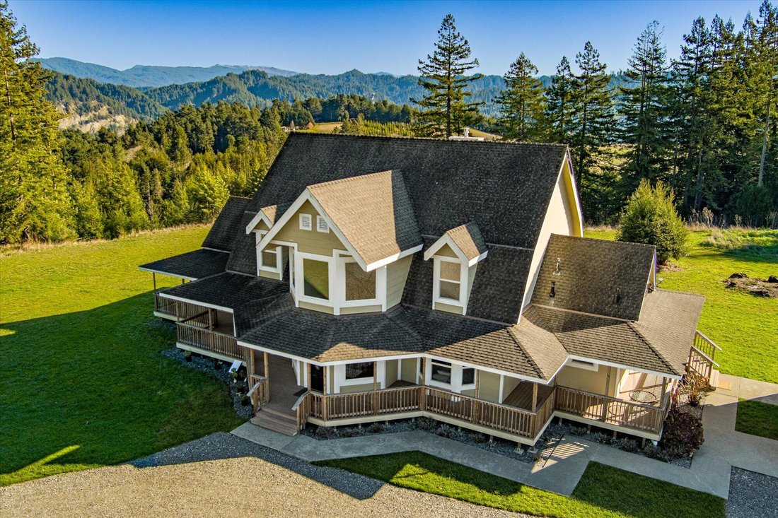 Rio Dell, California, United States 1 - 16981309