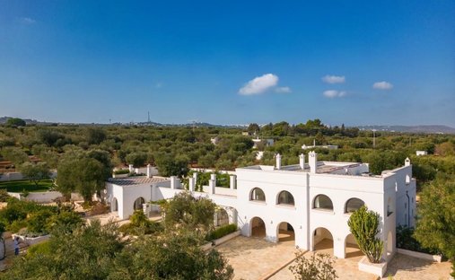 House in Tamburroni-Grottone-Rosara, Ostuni, Apulia 1