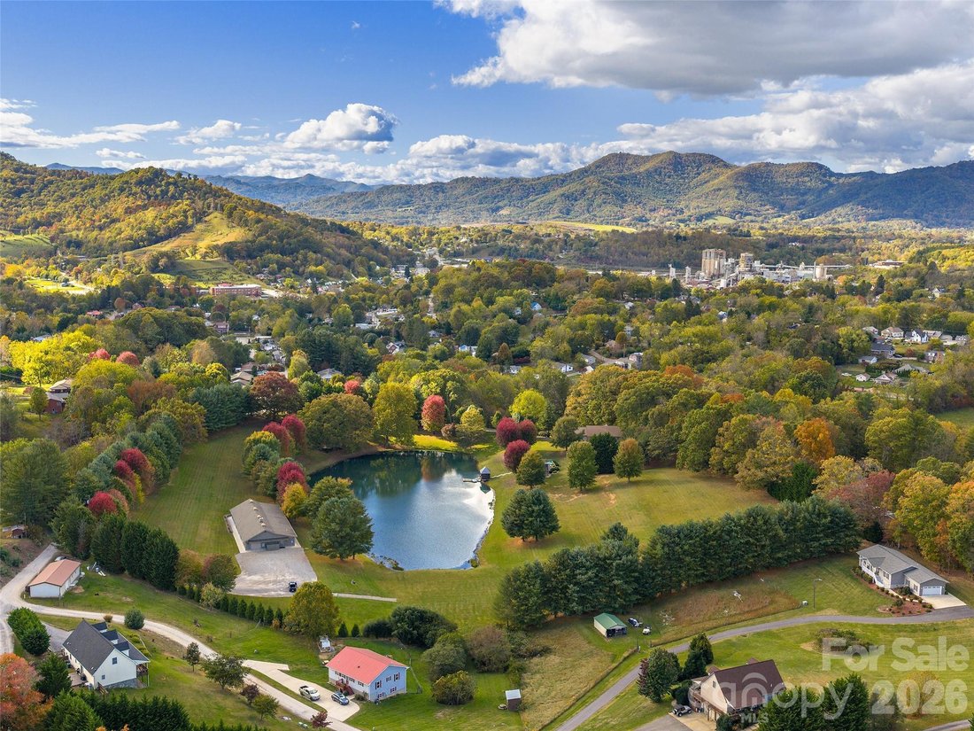 House in Canton, North Carolina, United States 1 - 16817041