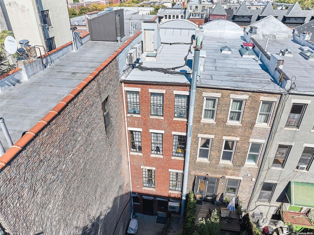 New York, New York, United States 3 - 16979308