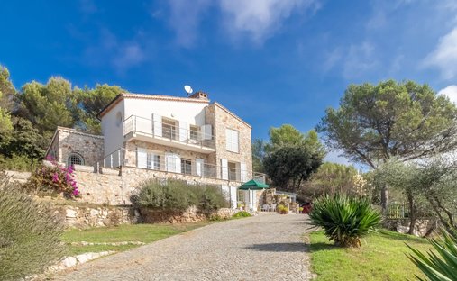 Villa in Èze, Provence-Alpes-Côte d'Azur, France 1