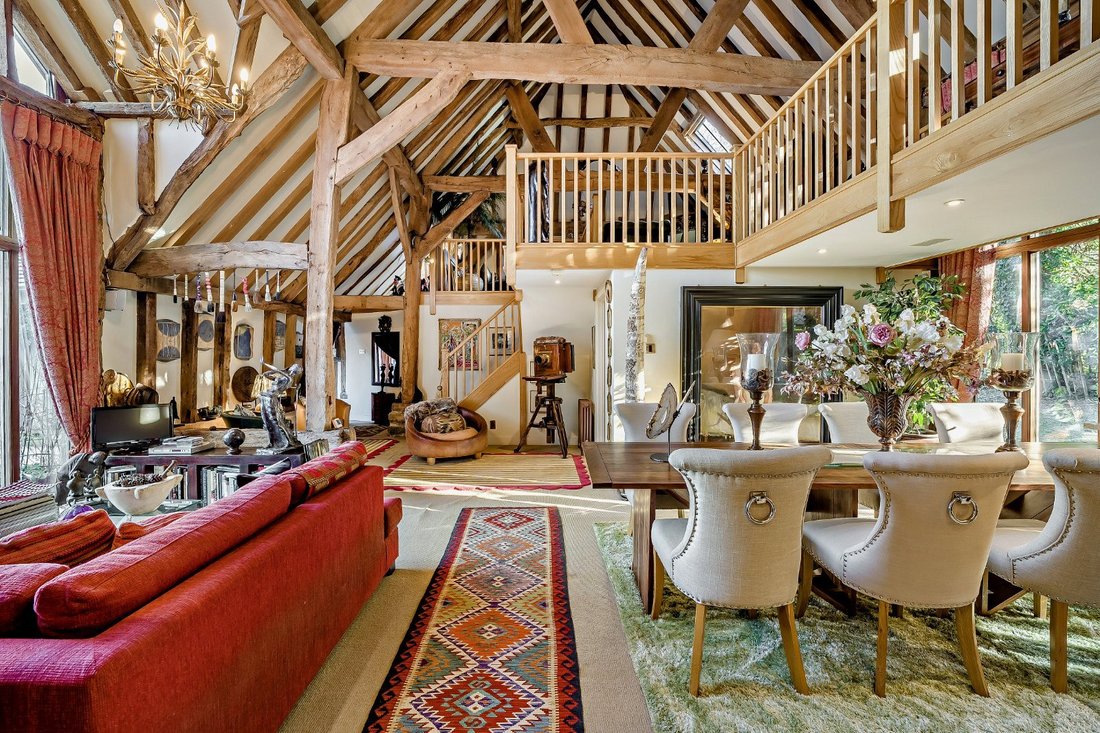 House in Churt, England 4 - 16977893