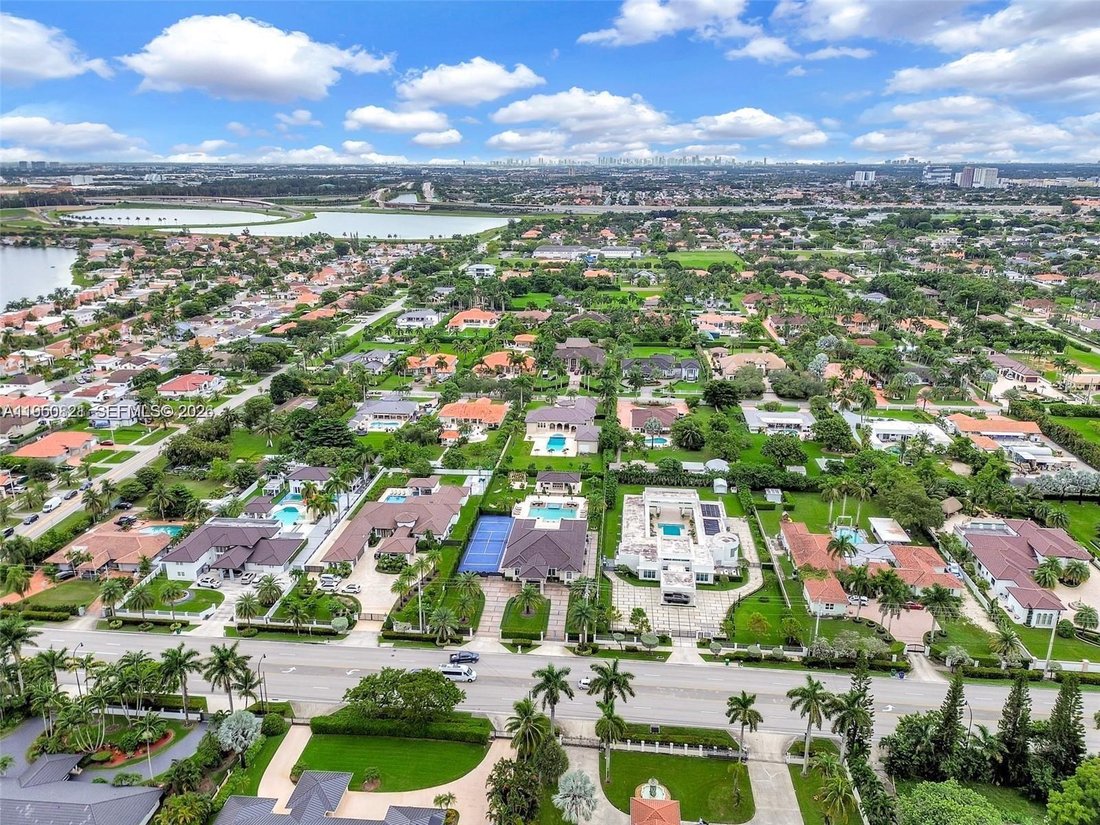 House in Miami, Florida, United States 1 - 16983008