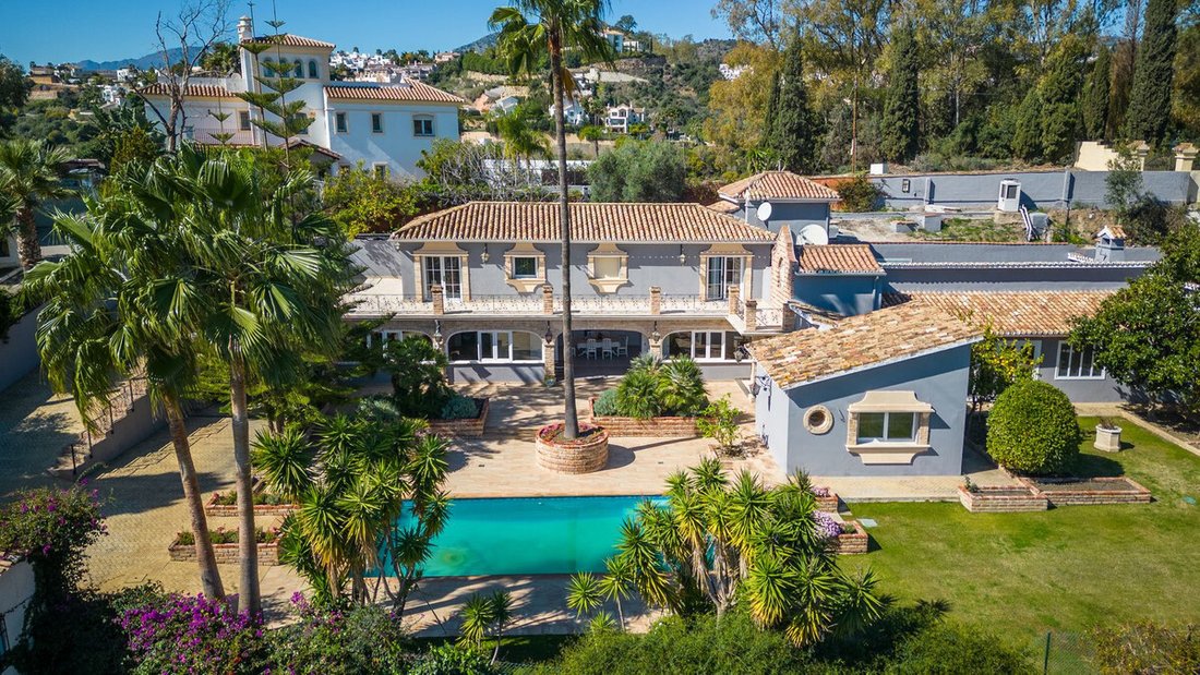 Villa in Benahavis, Andalusia, Spain 1 - 16985812