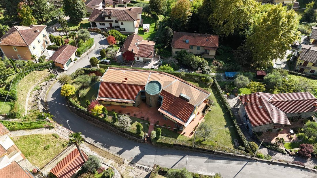 Villa in Bagni di Lucca, Tuscany, Italy 4 - 16984840