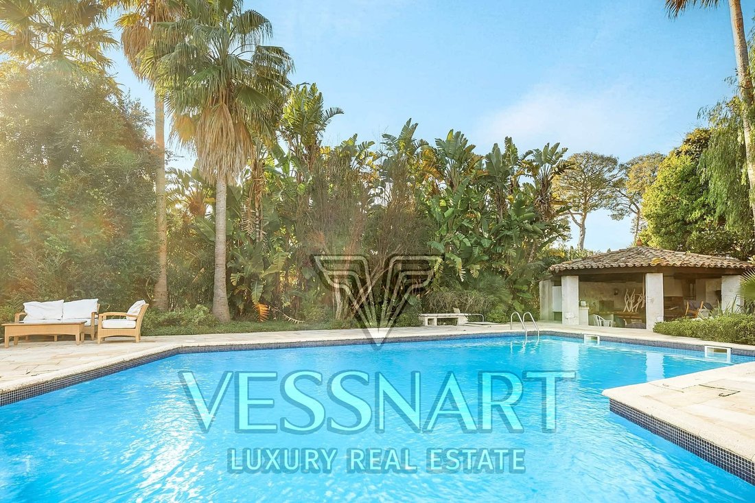 Villa in Antibes, Provence-Alpes-Côte d'Azur, France 3 - 16981447