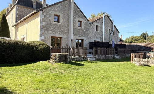 House in Piegut-Pluviers, Nouvelle-Aquitaine, France 1