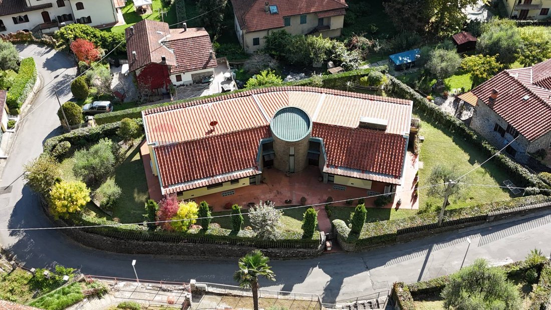 Villa in Bagni di Lucca, Tuscany, Italy 2 - 16984840