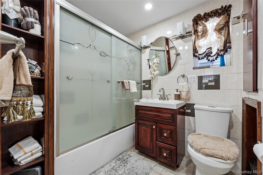 House in New York, New York, United States 4 - 16980614