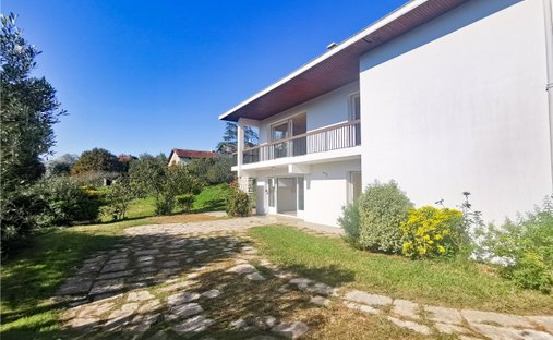 Villa in Saint-Pierre-d'Irube, Nouvelle-Aquitaine, France 1