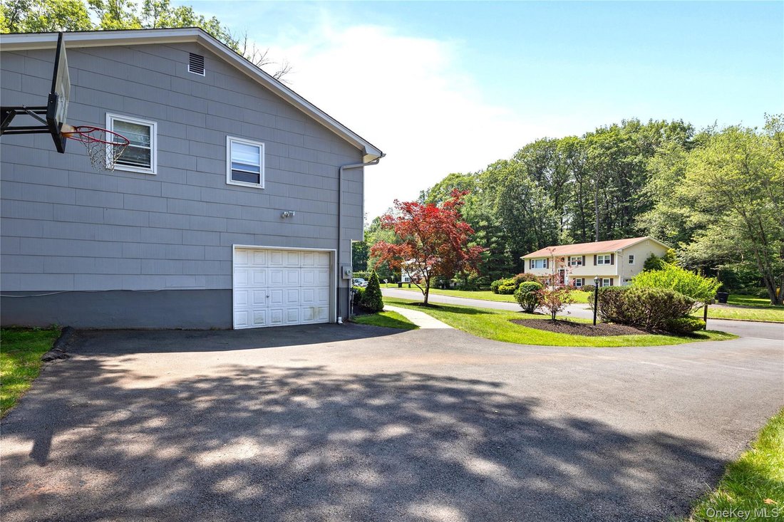 House in Spring Valley, New York, United States 4 - 16978775