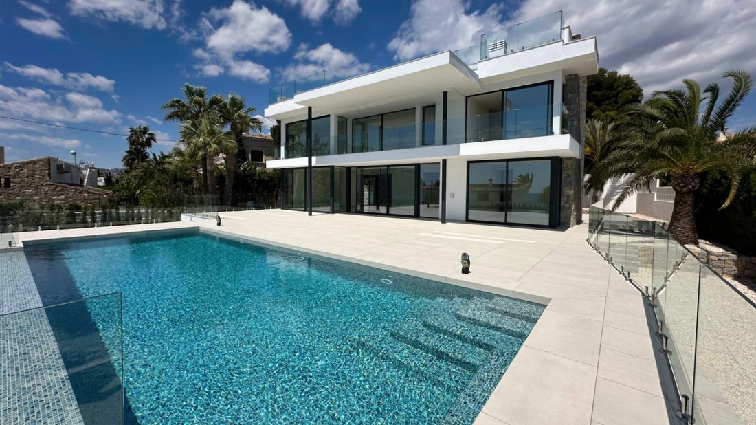 Villa in Calp / Calpe, Valencian Community, Spain 1 - 16984199