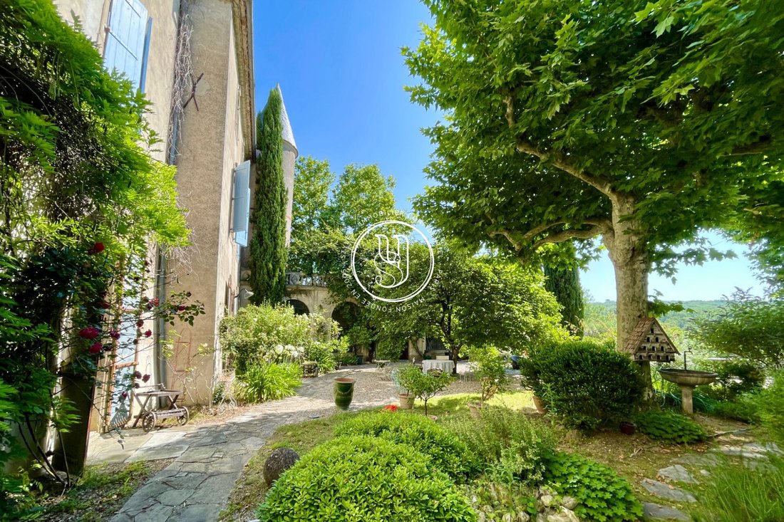 Villa in Uzès, Occitania, France 2 - 16978149