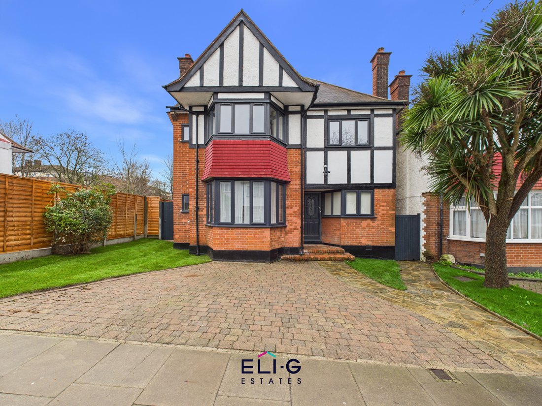 House in Brent Cross, Barnet, England 1 - 16982621