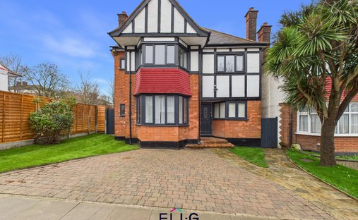 House in Brent Cross, Barnet, England 1