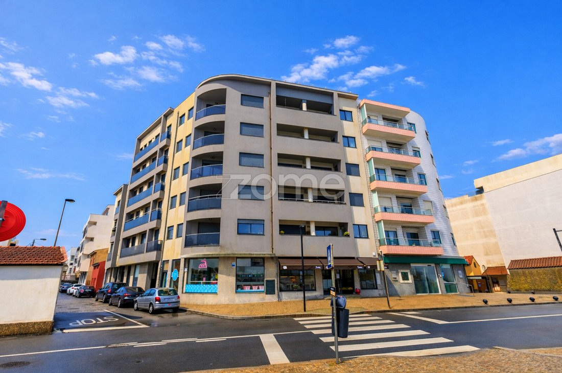 Apartment in Aver-o-Mar, Amorim e Terroso, Porto District, Portugal 2 - 16984599