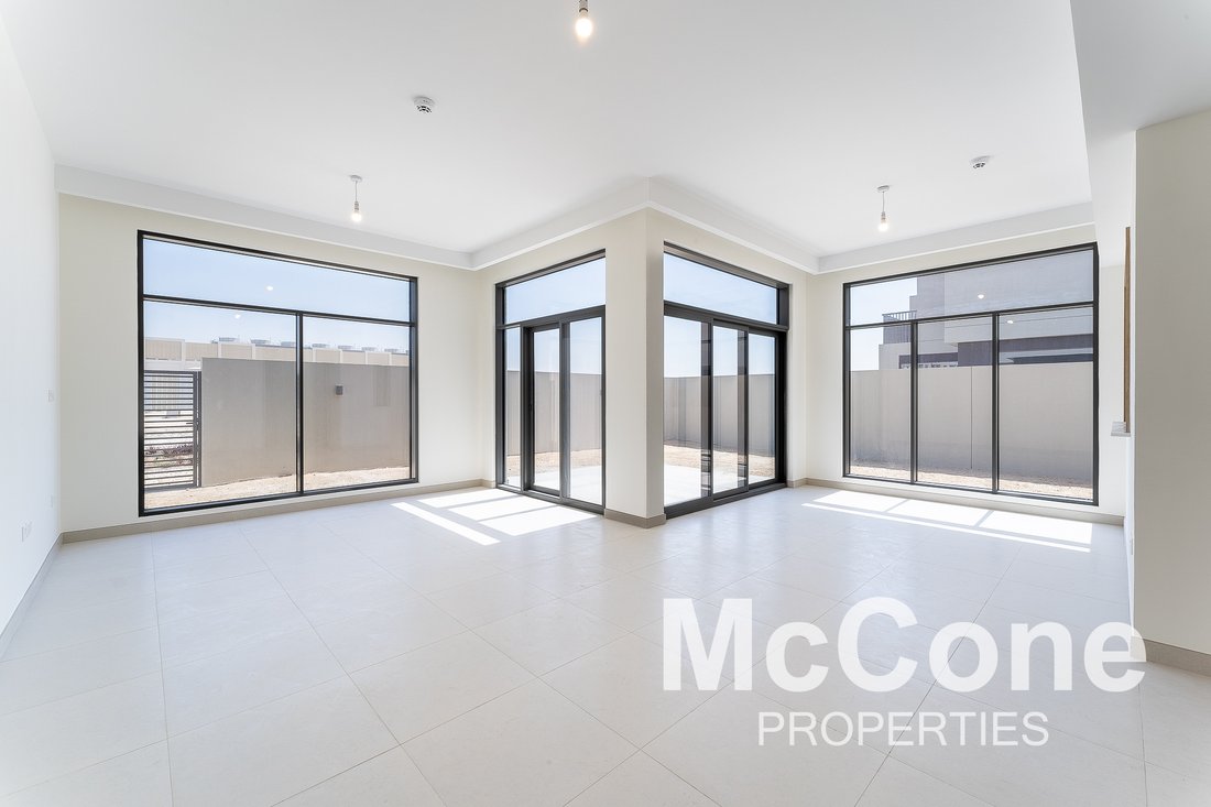 Villa in Dubai South, Dubai, United Arab Emirates 1 - 16985887