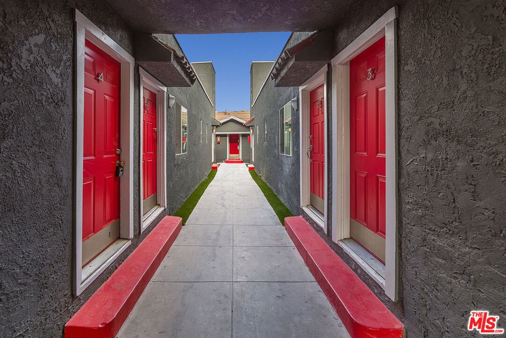 Signal Hill, California, United States 2 - 16982645