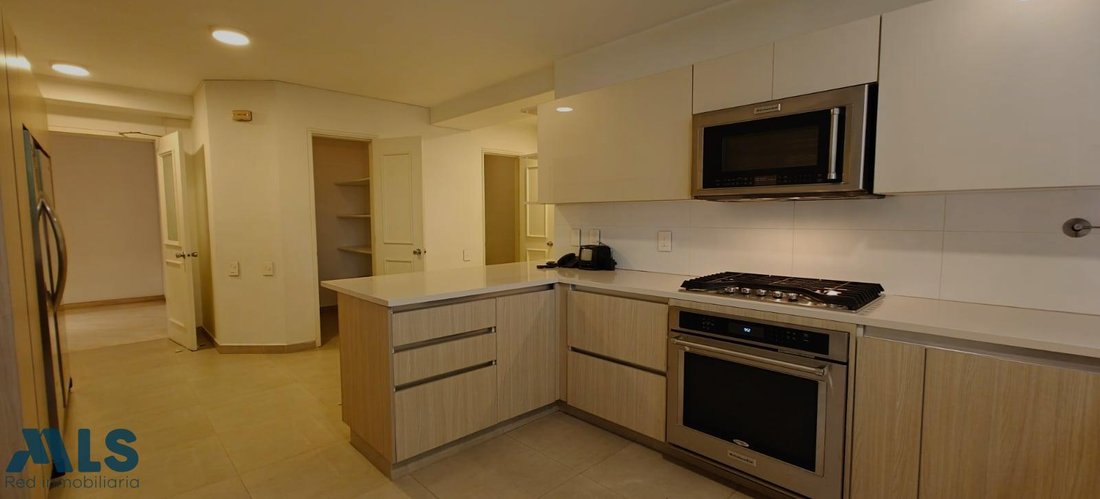 Apartment in Medellín, Antioquia, Colombia 5 - 16981260