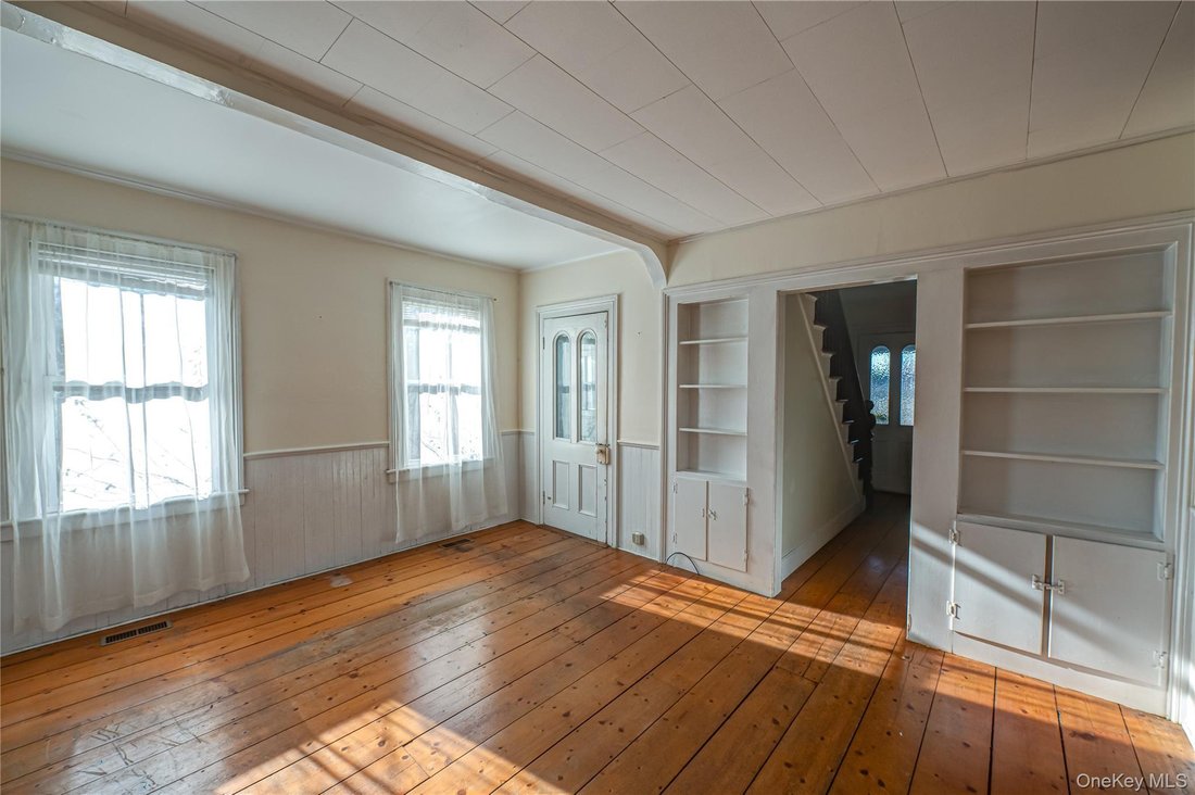 House in Hampton Bays, New York, United States 5 - 16980388