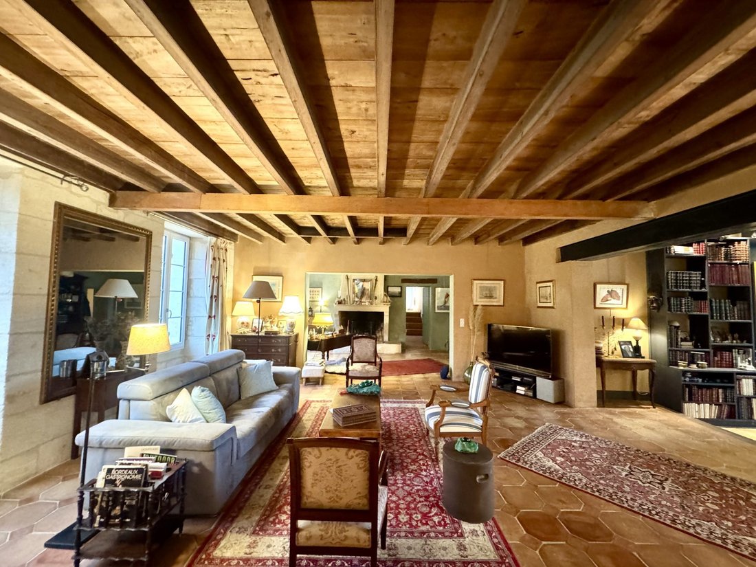 Chateau in Saint-Laurent-d'Arce, Nouvelle-Aquitaine, France 3 - 16984995