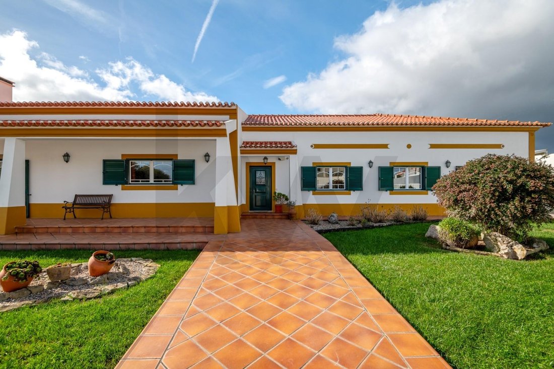 Townhouse in Alcoentre, Lisbon, Portugal 2 - 16985503
