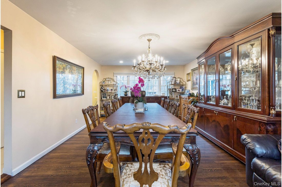 House in Airmont, New York, United States 3 - 16978951