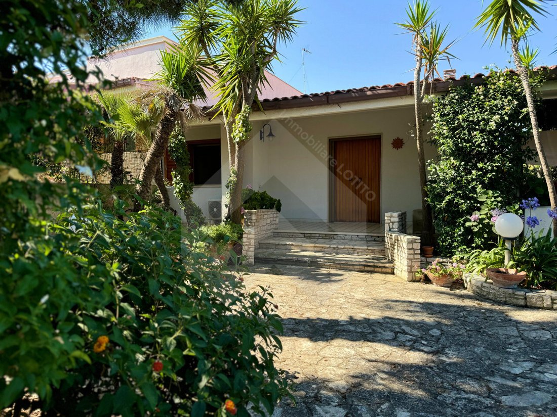Villa in Historic Center, Bisceglie, Apulia 2 - 16984376