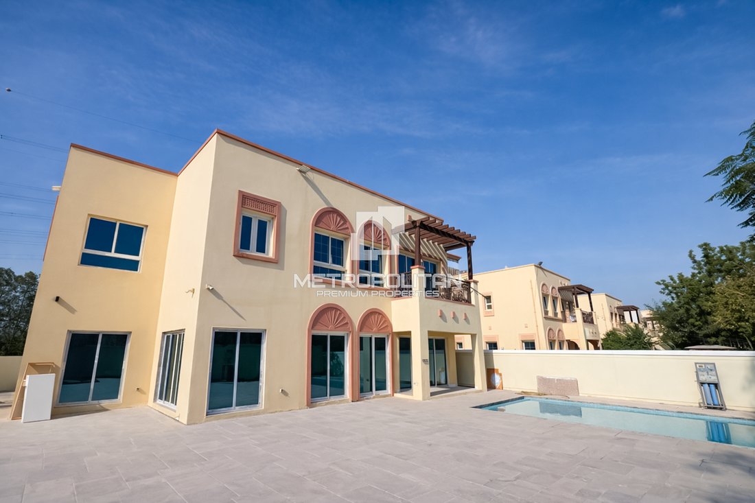 Villa in Al Barsha South 5, Al Barsha, Dubai 1 - 16981798