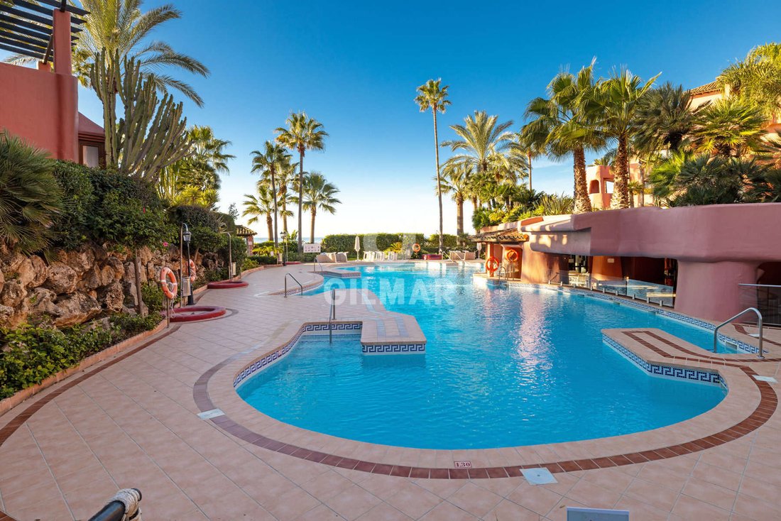 Penthouse in Gualdalmansa, Estepona, Andalusia 3 - 16981636