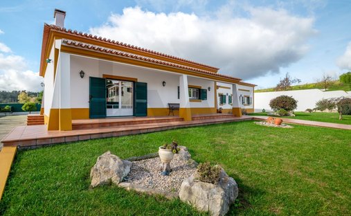 Townhouse in Alcoentre, Lisbon, Portugal 1