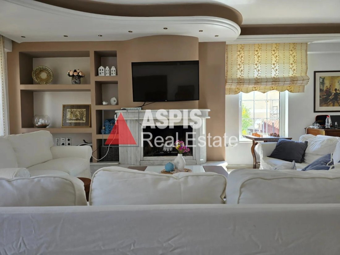 Villa in Kalyvia Thorikou, Attica, Greece 1 - 16977265