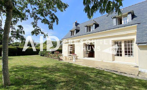 House in Arzon, Brittany, France 1