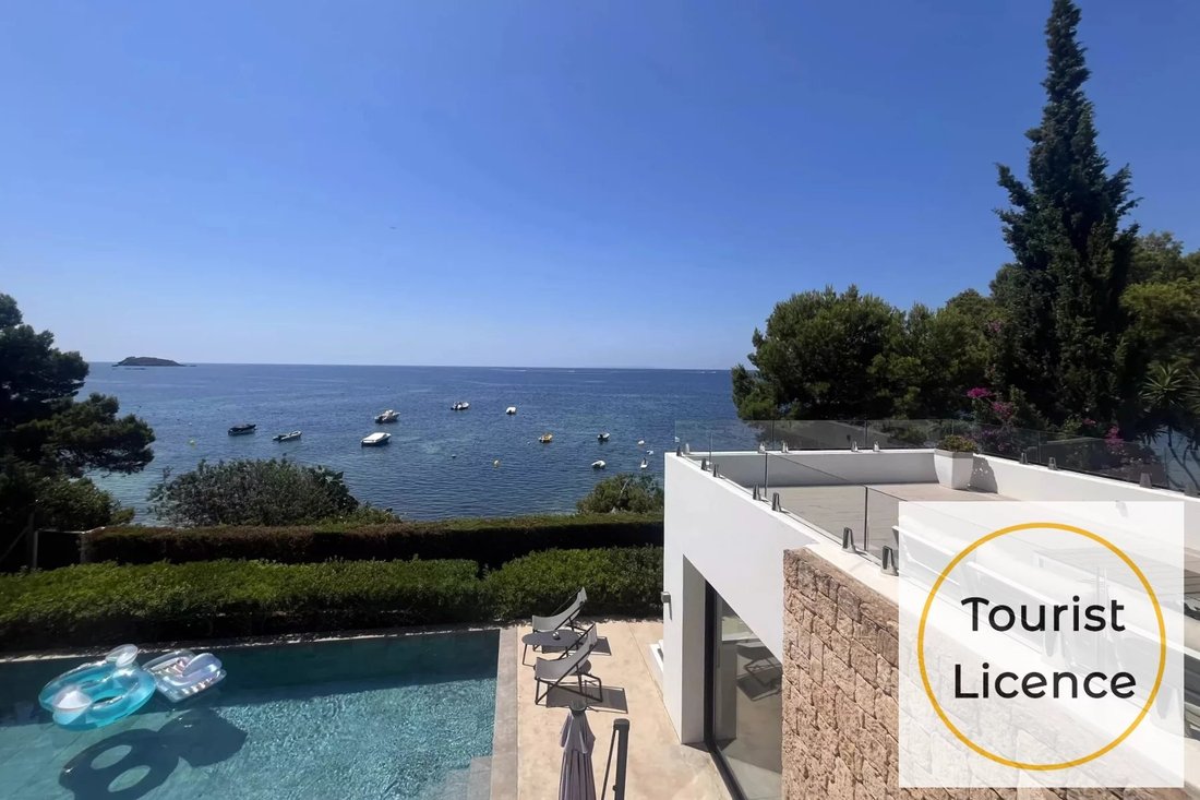 House in Sant Carles de Peralta, Santa Eularia des Riu, Balearic Islands 1 - 15847485
