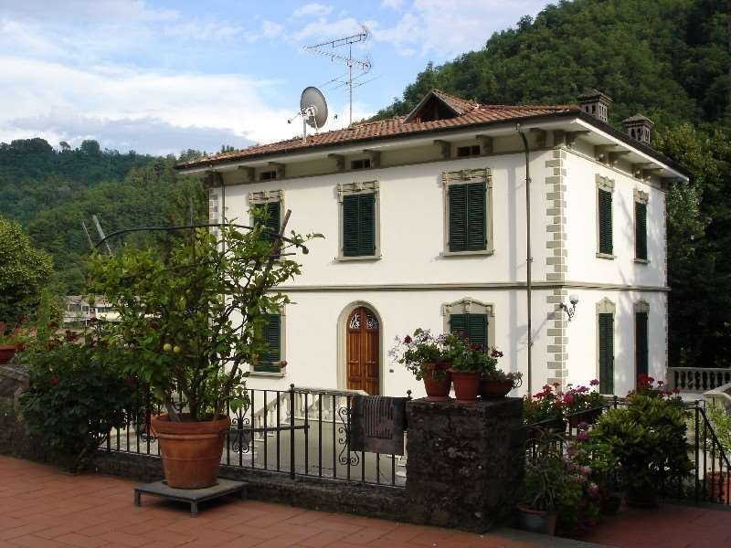 Villa in Bagni di Lucca, Tuscany, Italy 2 - 16983607