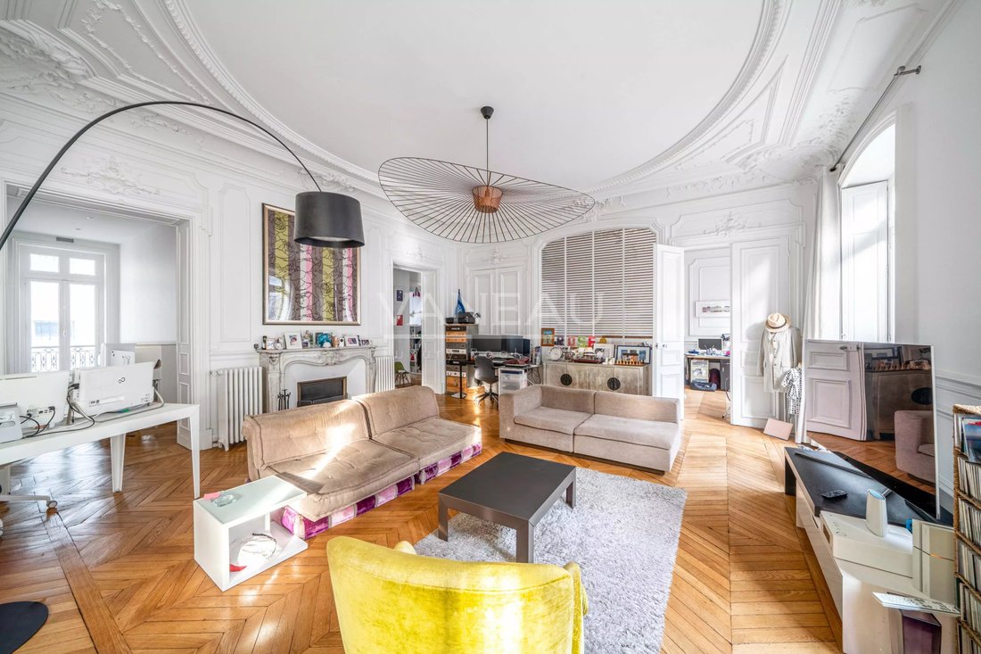 Apartment in Europe, Paris 8e Arrondissement, Paris 4 - 16983885
