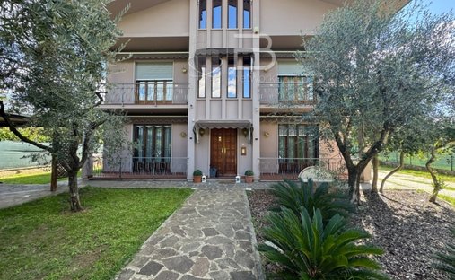 Villa in Pieve A Nievole, Tuscany, Italy 1