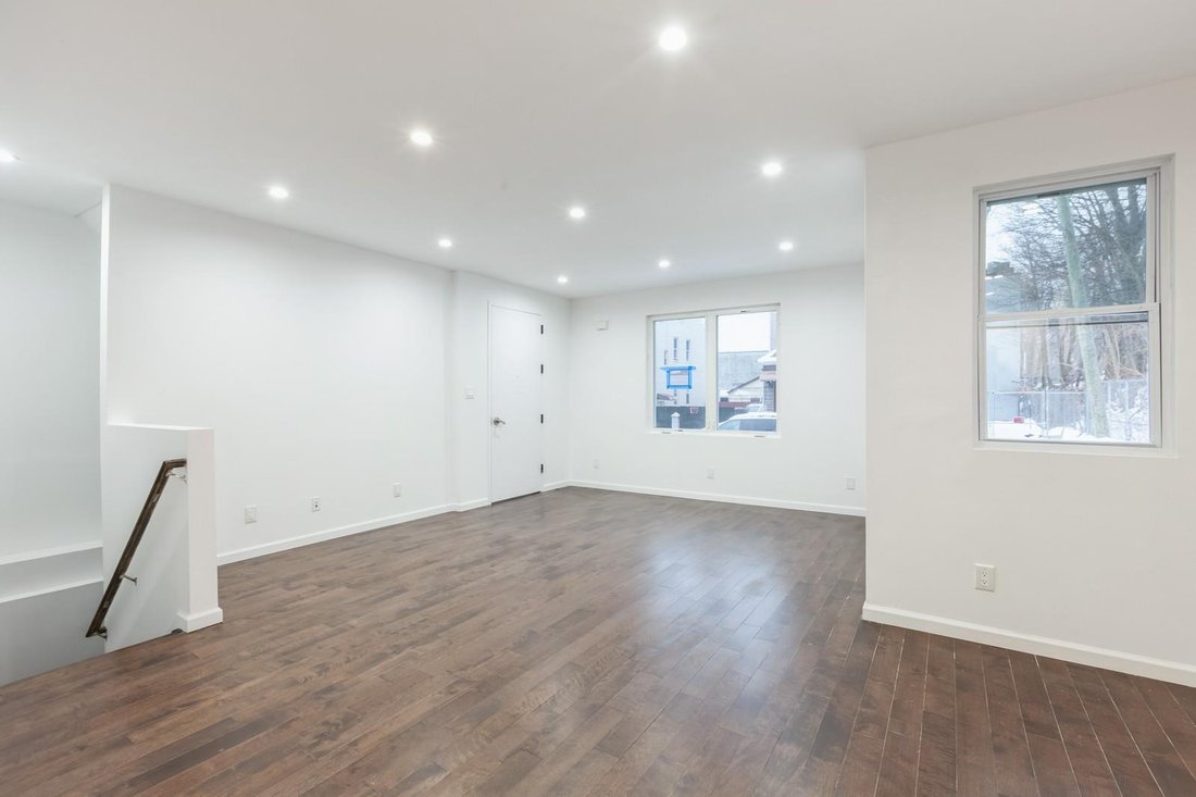 House in New York, New York, United States 5 - 16979983