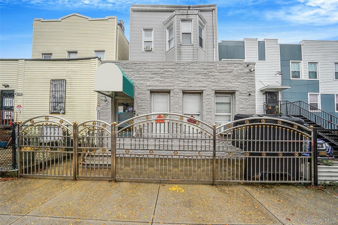 House in New York, New York, United States 1 - 16979786