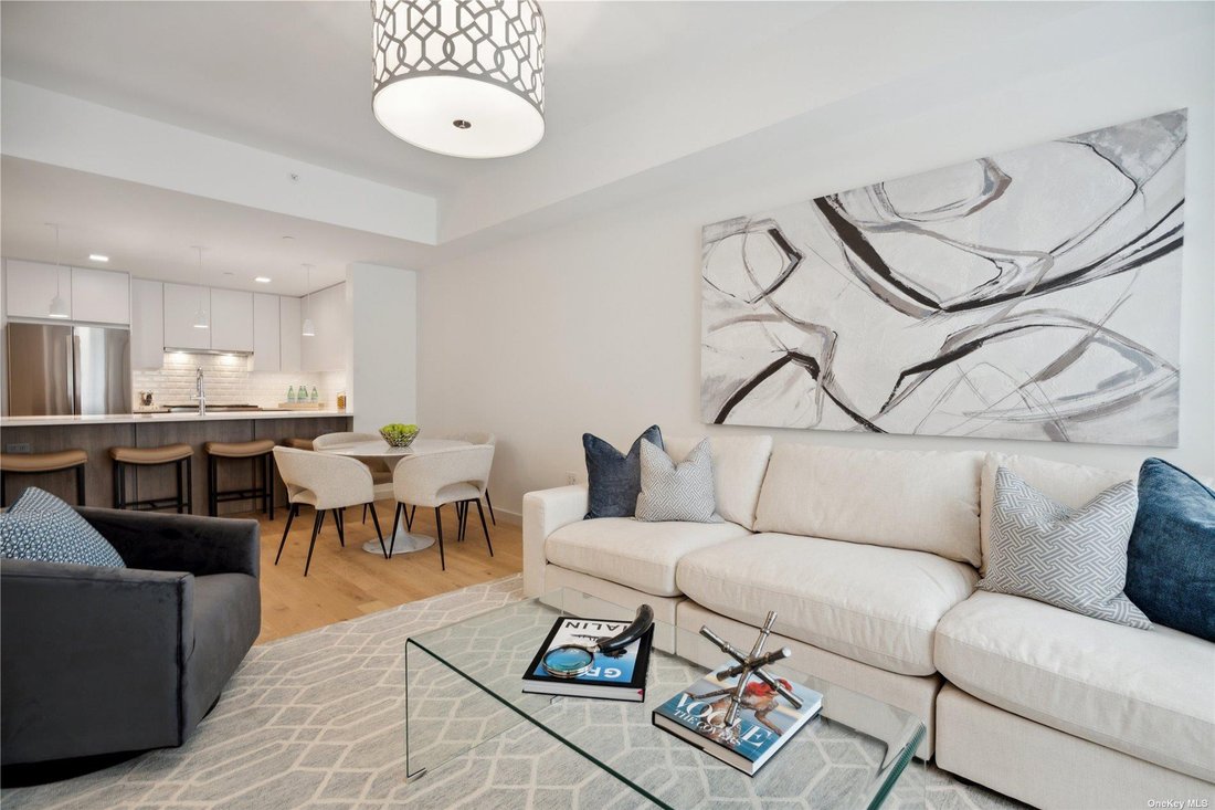 Condo in Great Neck, New York, United States 1 - 16979076