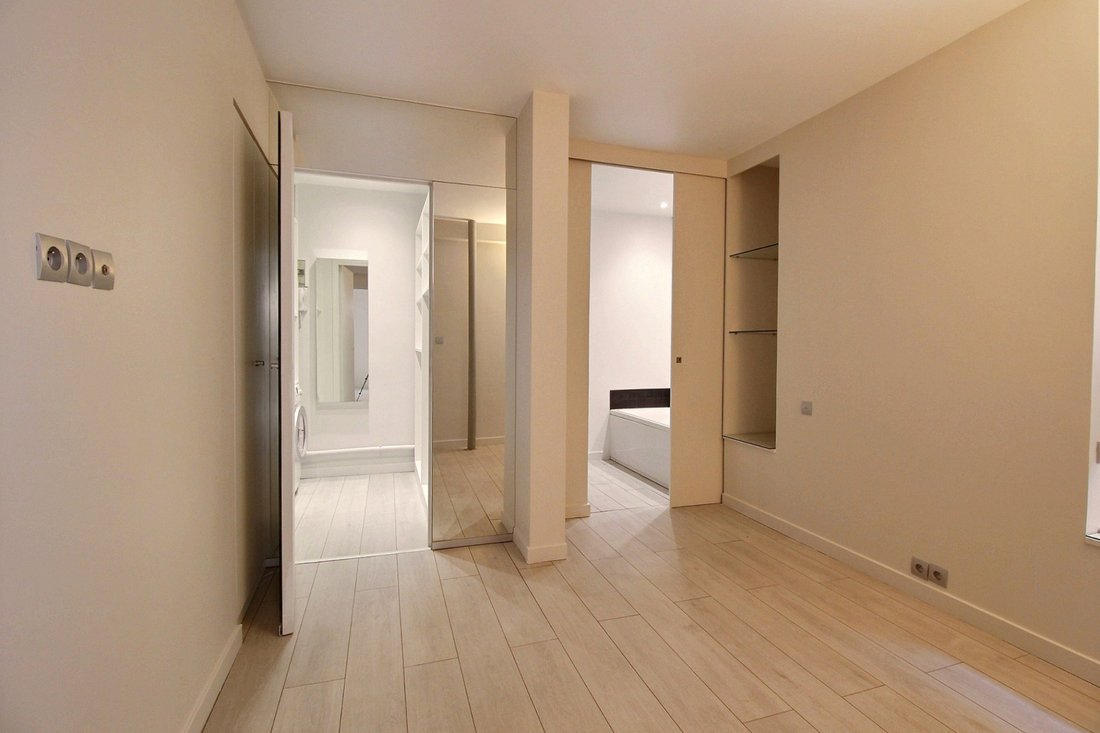 Apartment in Palais Royal, Paris 1er Arrondissement, Paris 3 - 16983574