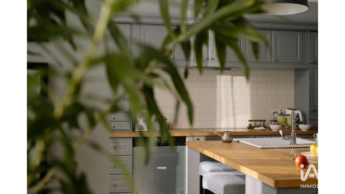 Apartment in Villiers-Danton, Levallois-Perret, France 4 - 16982356