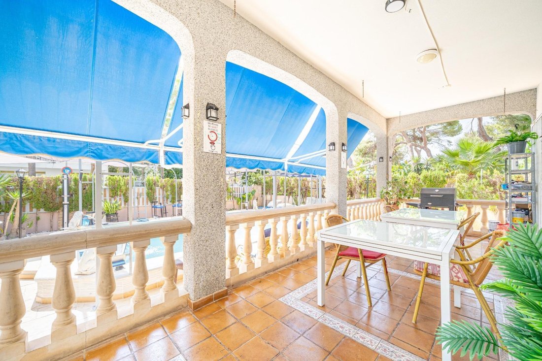 Villa in Playa de Palma, Palma, Balearic Islands 2 - 16983971