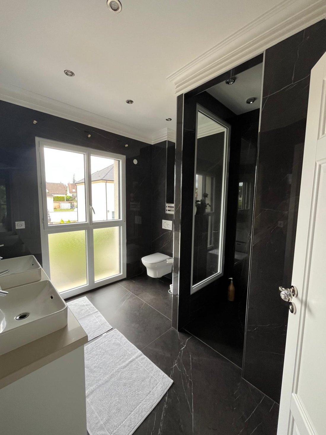 House in Rosny-sur-Seine, Ile-de-France, France 3 - 16983445