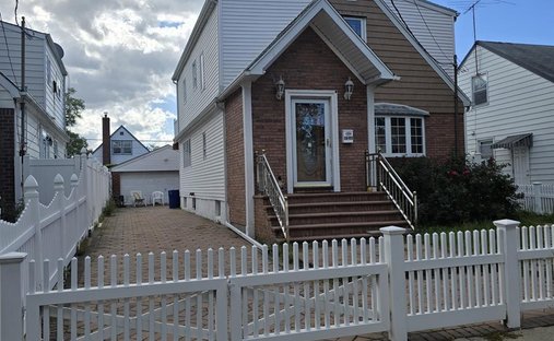 House in New York, New York, United States 1