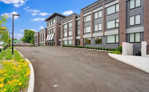 Condo in Great Neck, New York, United States 1