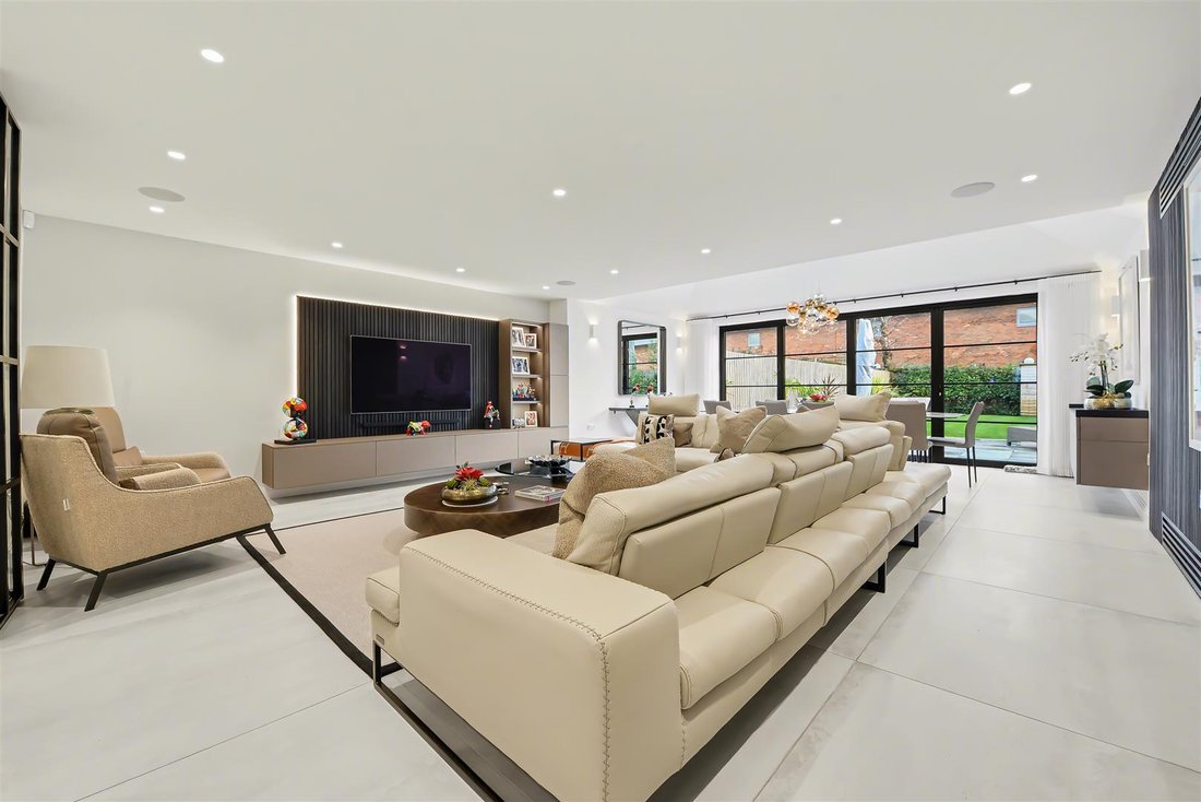 House in Finchley, Barnet, England 2 - 16977494