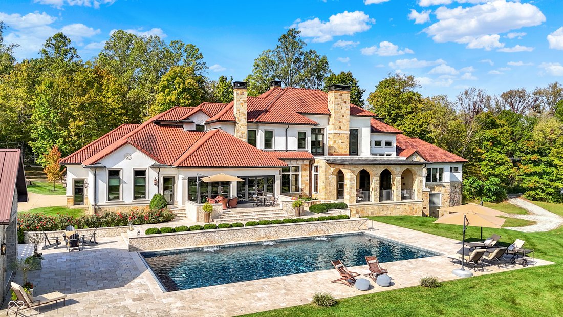 House in Zionsville, Indiana, United States 1 - 16982013