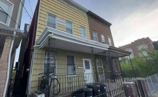 House in New York, New York, United States 1