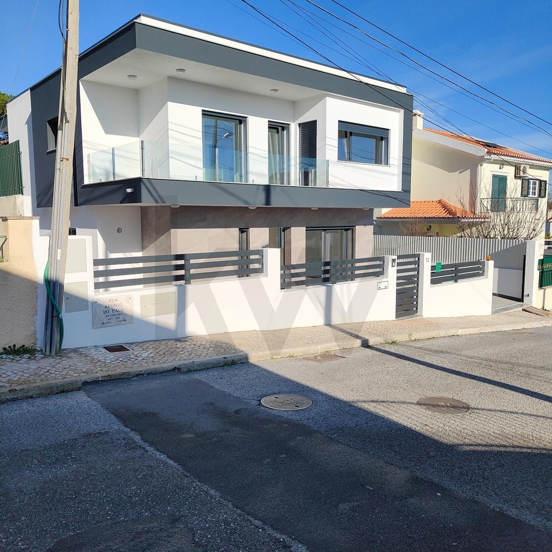 Townhouse in Charneca de Caparica e Sobreda, Setubal, Portugal 1 - 16985453